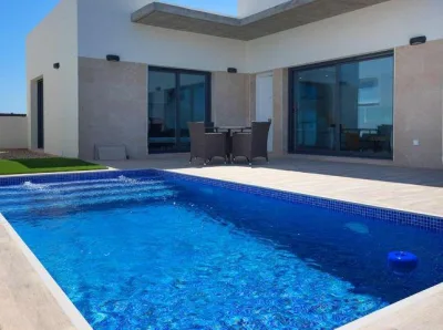 MEDITERRANEAN LIVESTYLE ALL ON ONE LEVEL