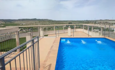 Nye leiligheter med takterrasse og felles basseng i San Miguel de Salinas