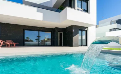 NEW BUILD VILLAS IN ROJALES