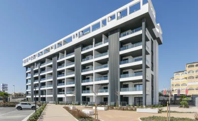 NEW BUILD GATED URBANIZATION IN TORREVIEJA ONLY 700M FROM THE BEACH