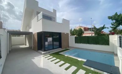 Nybyggede villaer med privat basseng i Los Alcázares, Costa Cálida