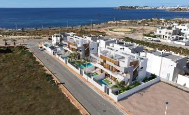 Nybyggede boliger bare 150 meter fra stranden i Puerto de Mazarrón