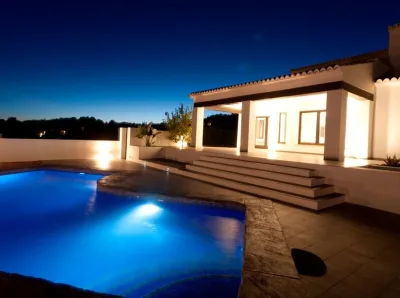 Villa i middelhavsstil med panoramautsikt over havet i Moraira