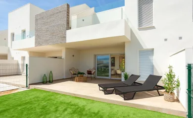 Nye bungalower i La Finca Golf, Algorfa, med grønne omgivelser og nærhet til strand og fasiliteter