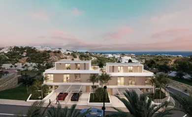 TOMANNSBOLIGER MED UTSIKT OVER HAVET OG GOLFBANEN