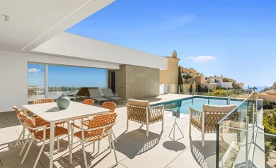 NEW BUILD VILLA WITH THE SEA VIEWS IN CUMBRE DEL SOL