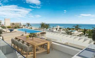 Nybygg i Marbella Øst med utsikt over havet og golfbanen