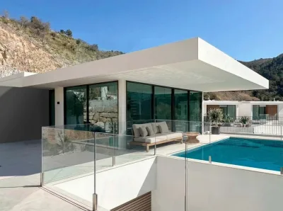 Luksuriøse nye villaer i Rincón de Loix, Benidorm, med privat basseng