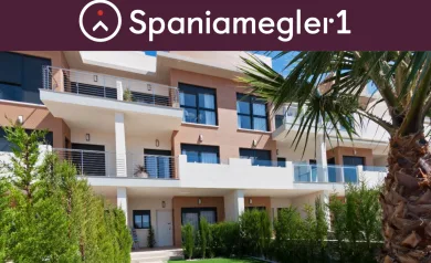 South-facing apartment with communal pool